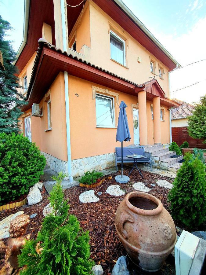 Airport Luxury Apartman 42 Vecsés Exterior foto